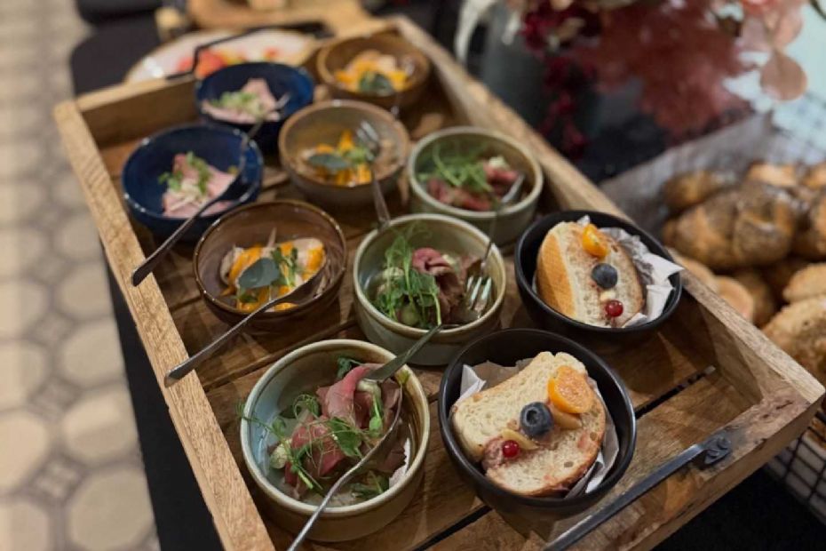 Sezóna Vánoc odstartovala! Raut pro ZČU proměnil Moving Station v gastronomický ráj