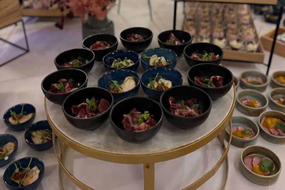 Srdce naší kuchyně bije v Měšťanské besedě: Ochutnejte Plzeňský Catering v Klostermannově sále